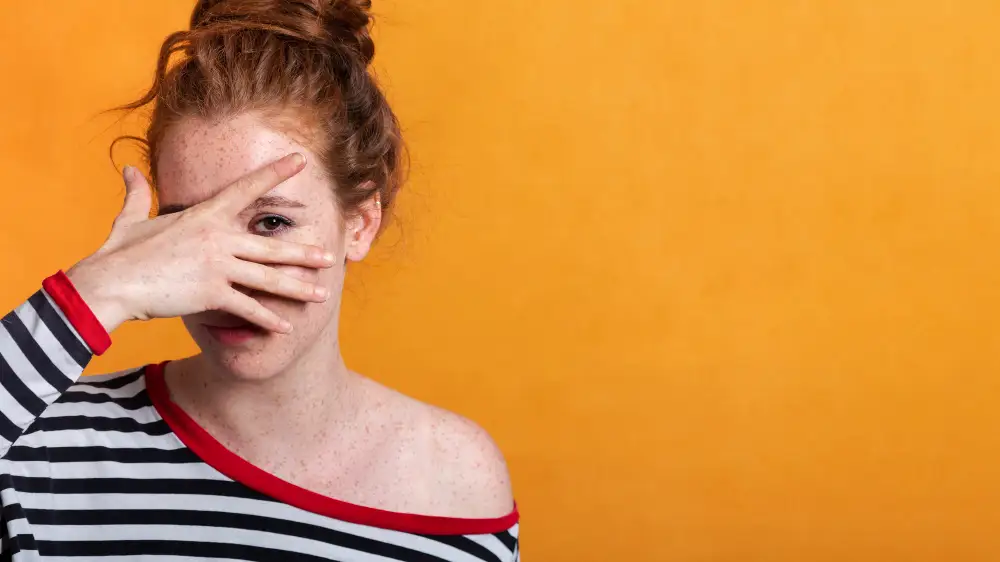 جوش زیر پوستی پیشانی