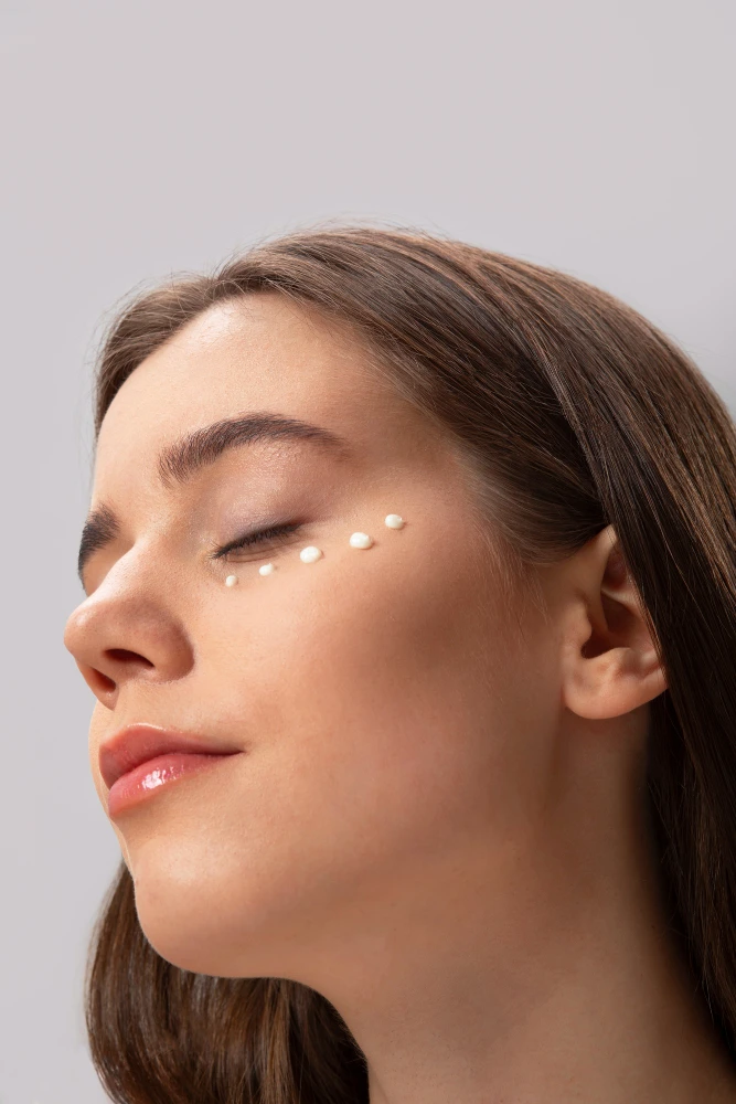 بهترین ضد آفتاب دور چشم