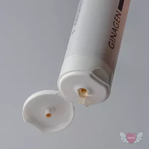 خرید شامپو ضد شوره ژیناژن فاقد سولفات مناسب موی چرب